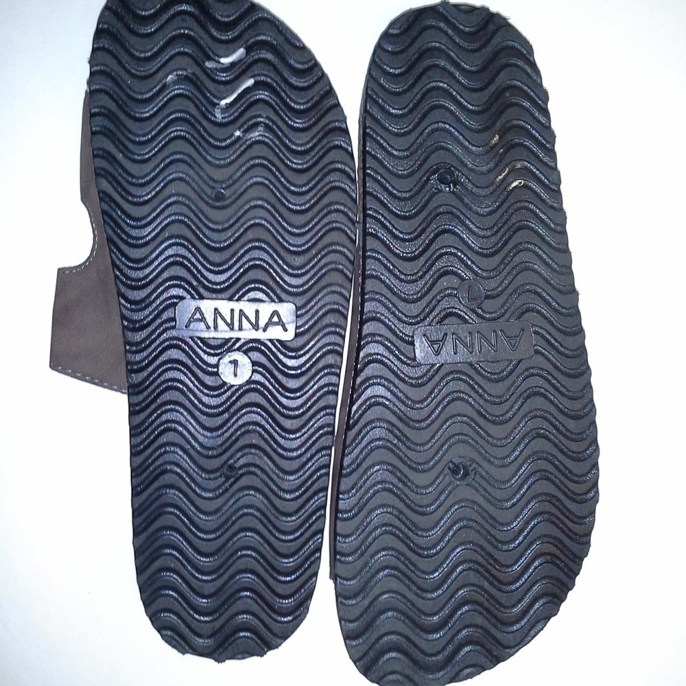 Womens Size 7 Sandals (2 pair) - Picture 4 of 6